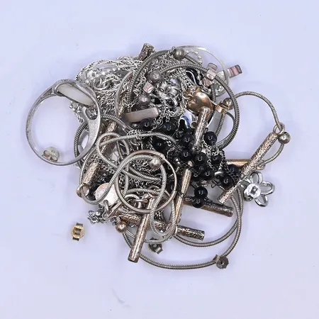 Diverse silver, 925/1000. Vikt: 68,7 g