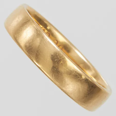Ring slät stl 19½, bredd 5mm, personlig gravyr, 18K Vikt: 6,3 g