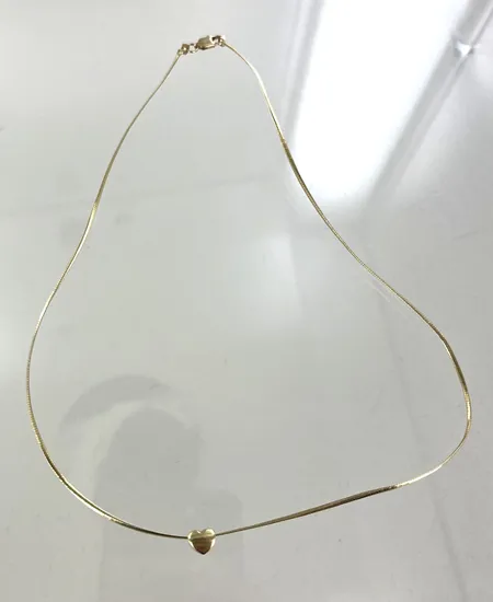 Halskedja halvstel med hänge längd 44 cm, ojämn 18K Vikt: 5,2 g