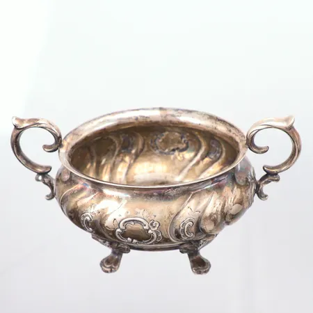 Sockerskål höjd 6cm, längd 13cm, bredd 7cm, Hallbergs Guldsmeds Ab C G, år 1945, silver 830/1000 Vikt: 113,3 g