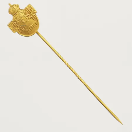 Nål med text "För Sverige" Riksvapnet längd 65mm aningen skev nål 18K Vikt: 2,9 g