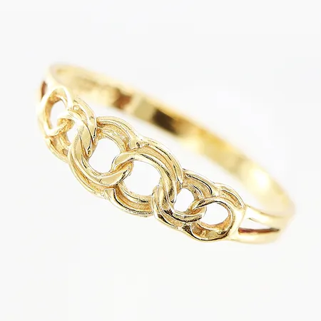 Ring Bismarck stl:16¼, bredd 2.4,5mm, något skev skena, 18K Vikt: 1,1 g