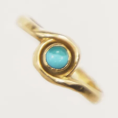 Ring med turkos sten stl:16¾, bredd 2,1-7,2 skev skena 18K Vikt: 1 g