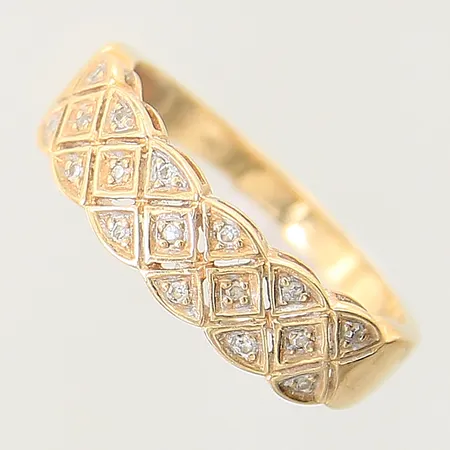 Ring med diamanter 17 x ca 0,005ct stl 17½ bredd 2-6mm GFAB 18K  Vikt: 2,7 g