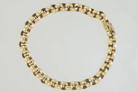 Armband ankar längd 21 cm, bredd 7 mm, 18K Vikt: 11,1 g