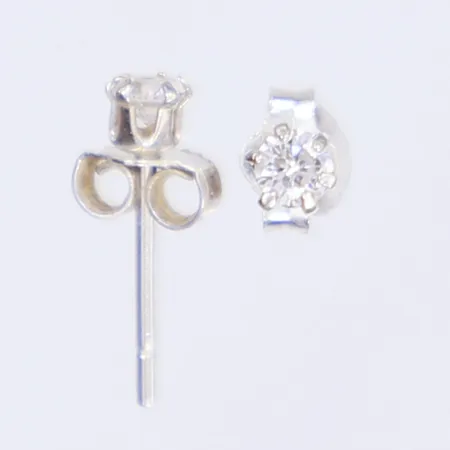 Ett par örhängen med vita stenar Ø3mm silver 925/1000 Vikt: 0,4 g