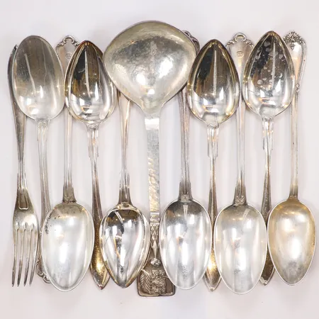 Diverse silverbestick, 830-916/1000 silver Vikt: 600,7 g