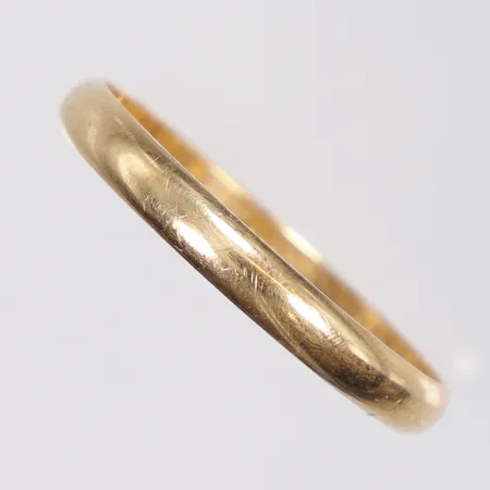 Ring slät, stl:20¾, bredd 3mm, gravyr, 18K Vikt: 2,4 g