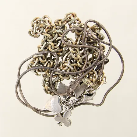 Diverse silversmycken berlocker skeva/defekta silver 925/1000 Vikt: 23,3 g