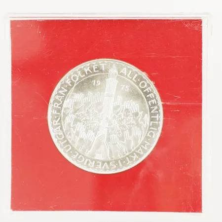 Minnesmynt 50 Kr All offentlig makt i Sverige utgår från folket 1975, Ø36mm plastetui, silver 925/1000 Vikt: 27 g