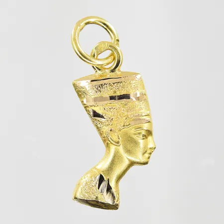 Hänge Nefertiti längd 20 mm, bredd 12 mm, 21K. Vikt: 1,1 g