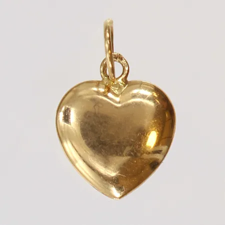 Hänge hjärta längd inkl ögla ca 17mm, bredd ca11mm, repig, 18K Vikt: 0,6 g