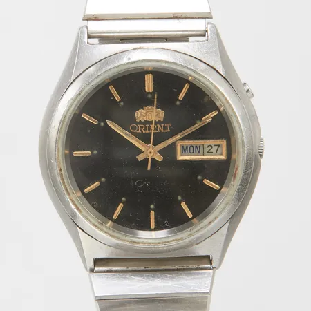 Herrur Orient stål automat dag/datum Ø38mm, slapp stållänk, repor, sliten urtavla, service behov, inga tillbehör
