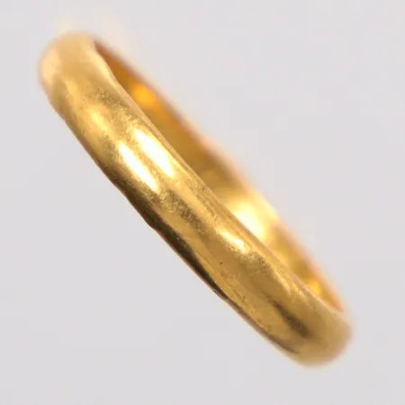 Ring stl. 18¼, gravyr, 23K Vikt: 4,4 g