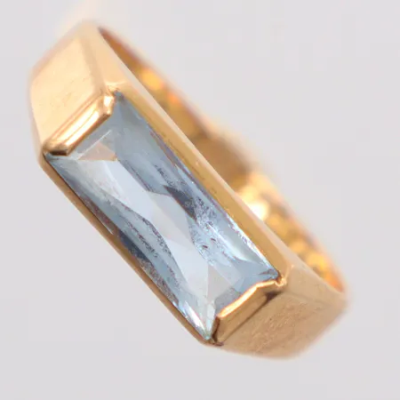 Ring stl. 18¼, blå sten, 18K Vikt: 4,2 g