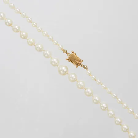 Pärlcollier med odlade saltvattenpärlor, längd 71cm, Ø4-8mm, lås i 18K, bruttovikt: 24,0g Vikt: 24 g
