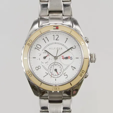 Armbandsur Tommy Hilfiger 39mm stål quartz, extra länkbitar box.
