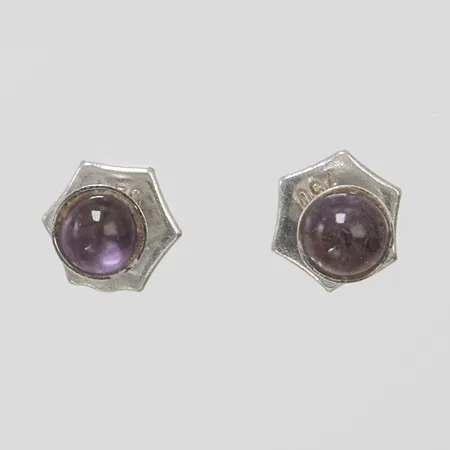 Örhängen med ametister Ø4,5mm, vitguld, 18K Vikt: 1 g