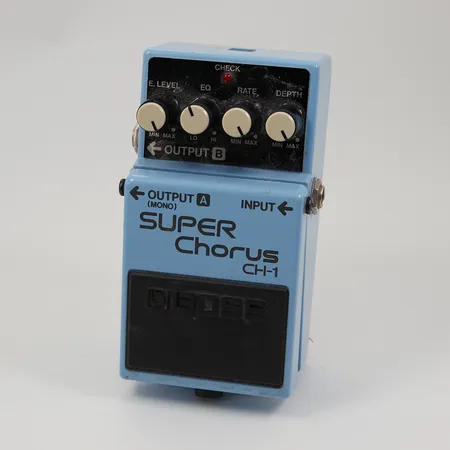 Effektpedal Boss Super Chorus CH-1, bruksskick, högfrekvent missljud, originalkartong.