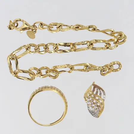 Diverse guldsmycken ring, armband, hänge, skev, defekta 18K Vikt: 5,8 g