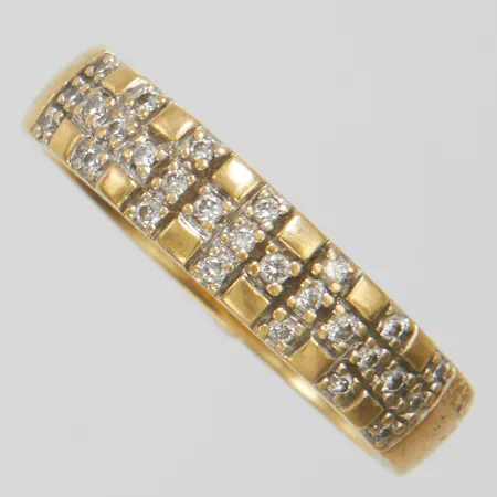 Ring med diamanter 27 x ca 0,01ct stl 19¼, bredd 5mm, personlig gravyr, 18K Vikt: 5,9 g