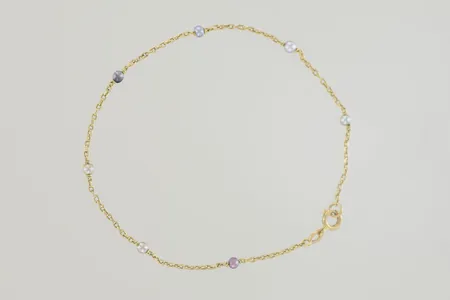 Armband med pärlor längd 18,5 cm, bredd 3 mm, 18K Vikt: 1,5 g