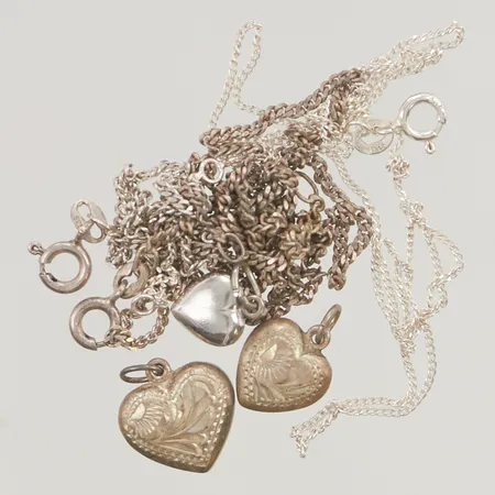 Diverse silversmycken defekt 830/1000 Silver 9,7g.