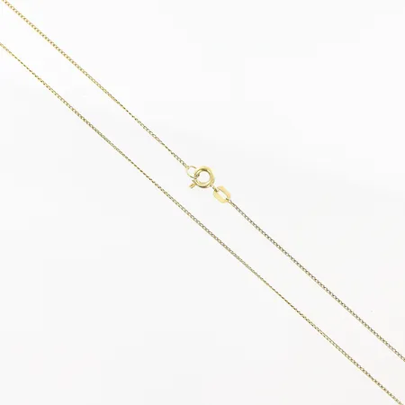 Kedja Pansar längd 48cm, bredd 0,5mm, 1 skev länkbit nära låset, 18K  Vikt: 1,5 g