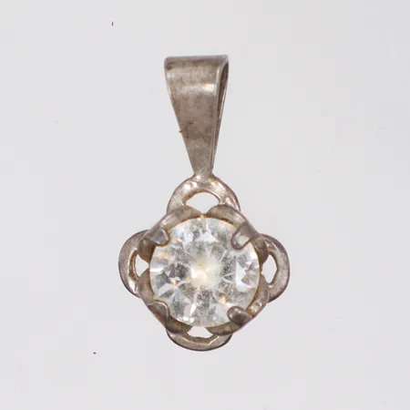 Hänge med slipad vit sten 9x17mm SGP silver 925/1000 Vikt: 0,9 g