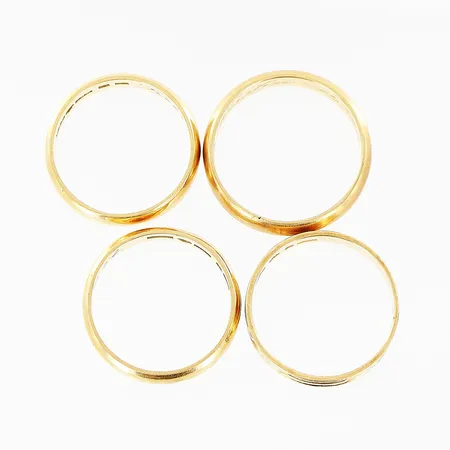 4 ringar med gravyrer, 18K Vikt: 15,4 g