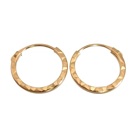 Örhängen Creoler i 9K guld - 375/1000, mönstrad modell, Ø10 mm, tjocklek 1 mm, fint skick Vikt: 0,2 g