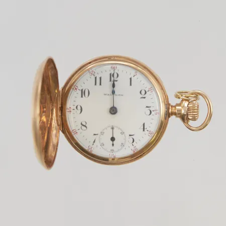 Fickur Savonette Waltham graverad går ej 33mm,14K i båda boetterna, verknr: 11938104, boettnr: 202626, bruttovikt 32,0g,