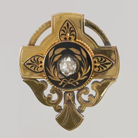 Hänge med rosensten 7x8mm samt emaljdekor, 43x52mm, nål oädel 14K 15,4g.