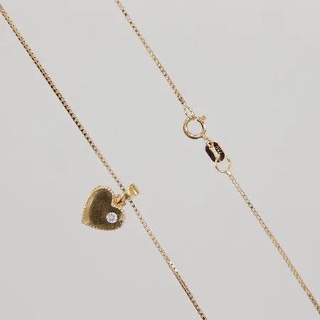 Kedja Venezia 50cm, bredd 0,9mm, hänge med vit sten, 18K Vikt: 2,3 g