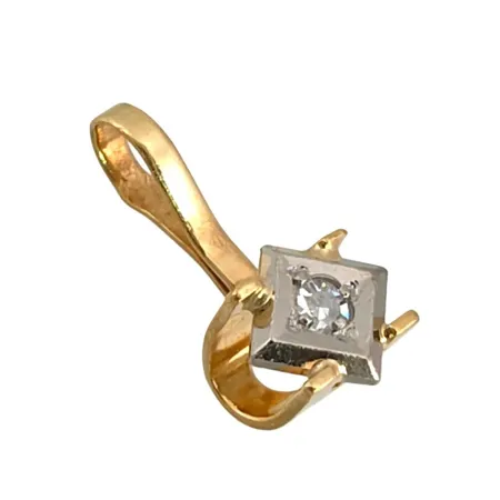 Hänge i 18K guld, Diamant 0,005ct, svensk kontrollstämpel, längd inkl. ögla 9,5 mm, bredd 5 mm, fint skick Vikt: 0,3 g