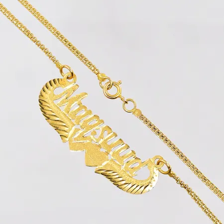 Collier med namnhänge längd 43cm 21K Vikt: 7 g