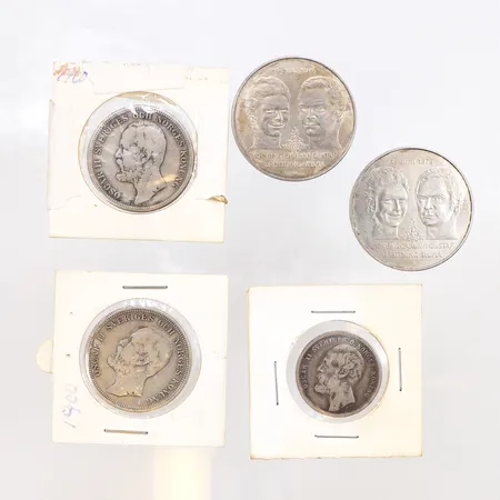 Cirkulationsmynt 2st 2kr 1900-1904., En 1kr 1875, 800/1000 silver, 2st jubileum 50kr 19 juni 1976, 925/1000 silver. Vikt: 90,9 g