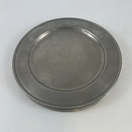 6 Tenn tallrikar, Mitals made in sweden, Ø28cm, virkade dukar medföljer.