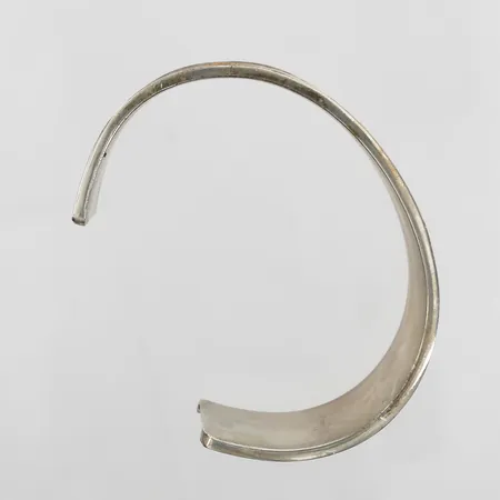 Stelt armband med gravyr, öppen skena, bredd 27mm, silver 830/1000 Vikt: 26,7 g