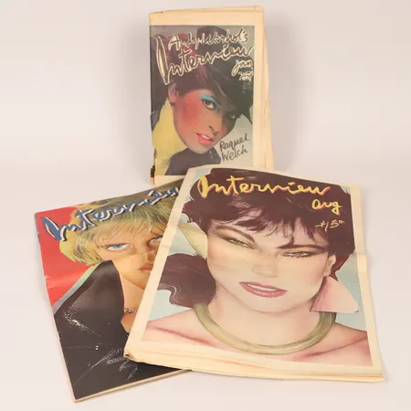 Tre tidningsmagasin Andy Warhols Interview 1970/80-tal, slitage, skador.