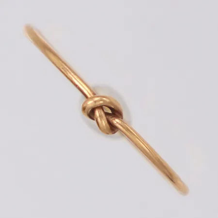 Ring knut, stl:16½, bredd 0,9mm, Guldfynd, 18K Vikt: 0,6 g