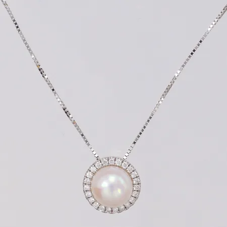 Collier Venezia, längd 42,5cm, bredd 0,5mm hänge med plastpärla och diamanter 0,11ctv, längd 9,7mm, GHA, vitguld 18K Vikt: 2,5 g