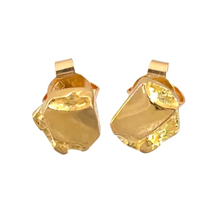 Örhängen, 18K guld, strukturmönstrad modell, storlek 6x8 mm, originalploppar med tillverkarstämpel K&EC - Ceson Guldvaru Ab, fint skick Vikt: 1,8 g