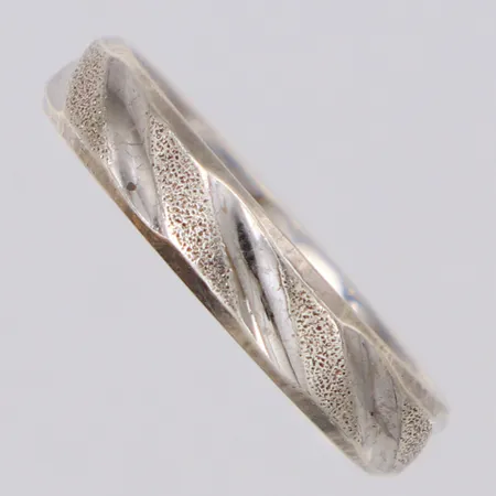 Ring slät, stl:17¼,  bredd 7mm, 925/1000 silver Vikt: 2,9 g