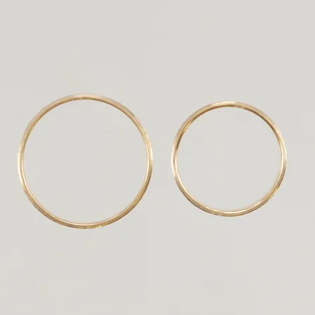 Ringar graverade 18K, 5,3g.
