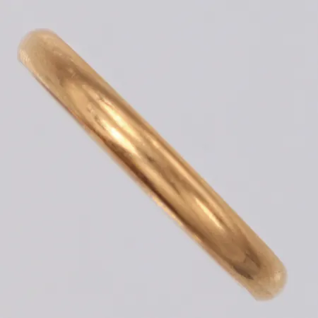 Ring stl:18½ bredd 2,6mm personlig gravyr 18K Vikt: 3,7 g