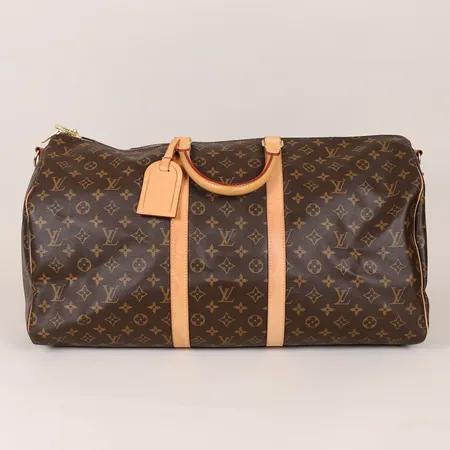 Väska Louis Vuitton Keepall Bandoulière 55, monogram canvas med beslag i gulmetall, ref-nr: 41414, NFC-tagg, 55x31x26cm, kvitto 2022, lås och nycklar med tillhörande dustbag, axelrem, bagagetag, dustbag, kartong, mindre fläckar invändigt samt utvändigt. Vikt: 0 g Skickas med postpaket.