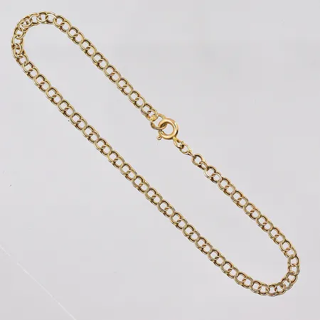 Armband Bismarck längd 19cm, bredd 3mm öppen ring vid låset 18K Vikt: 2,4 g