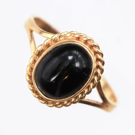 Ring med Onyx, stl:18½, 18K. Vikt: 2,4 g