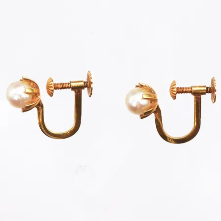Ett par örhängen med odlade pärlor, bredd:5,1mm, skruv, 18K. Vikt: 2,1 g